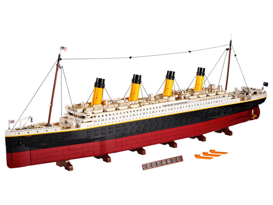 LEGO Icons Titanic 10294 (Including Display Case from MWC)