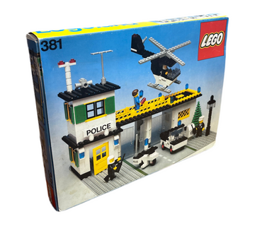 PRE-LOVED LEGO Police Headquarters 381