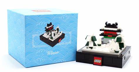 LEGO Bricktober Season Set 4/4 - Winter (2019 Toys "R" Us Exclusive) 6307988