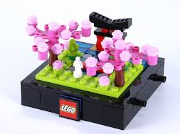 LEGO Bricktober Season Set 1/4 - Spring (2019 Toys "R" Us Exclusive) 6307985 (Open Box)