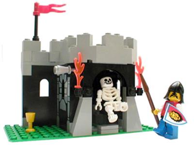 PRE-LOVED LEGO Royal Knights Skeleton Surprise 6036 (No Box)