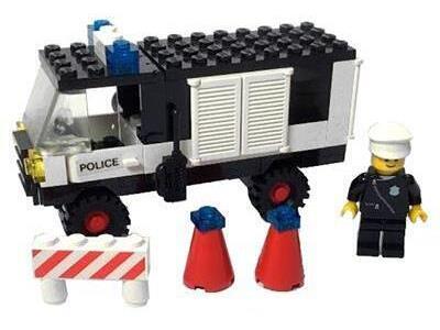 PRE-LOVED LEGO Police Van 6681
