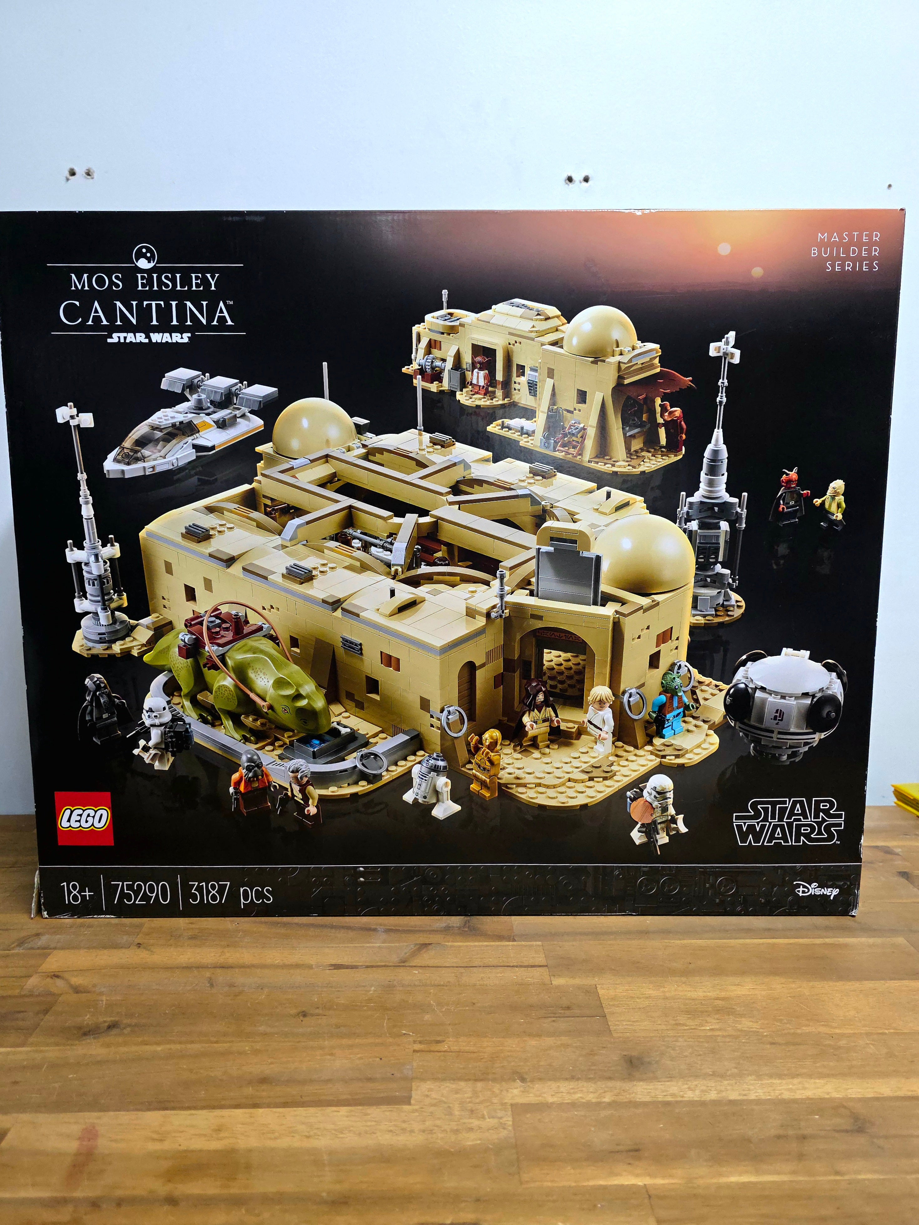 LEGO Star Wars Mos Eisley Cantina 75290