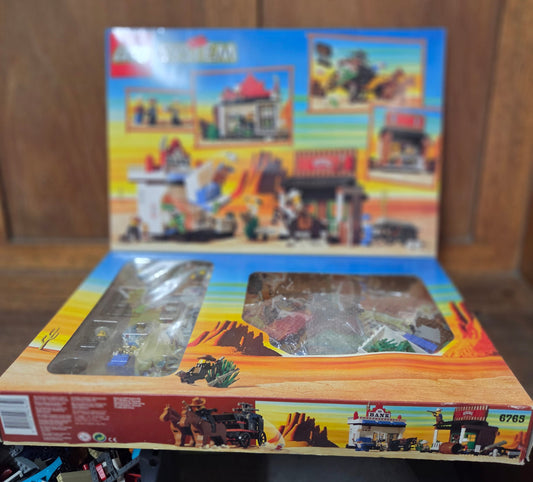 LEGO Western Cowboys Gold City Junction 6765